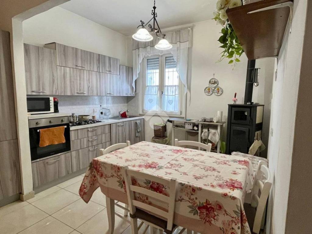 casa indipendente in vendita ad Altopascio in zona Spianate