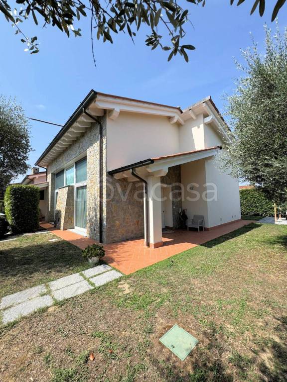 casa indipendente in vendita ad Altopascio