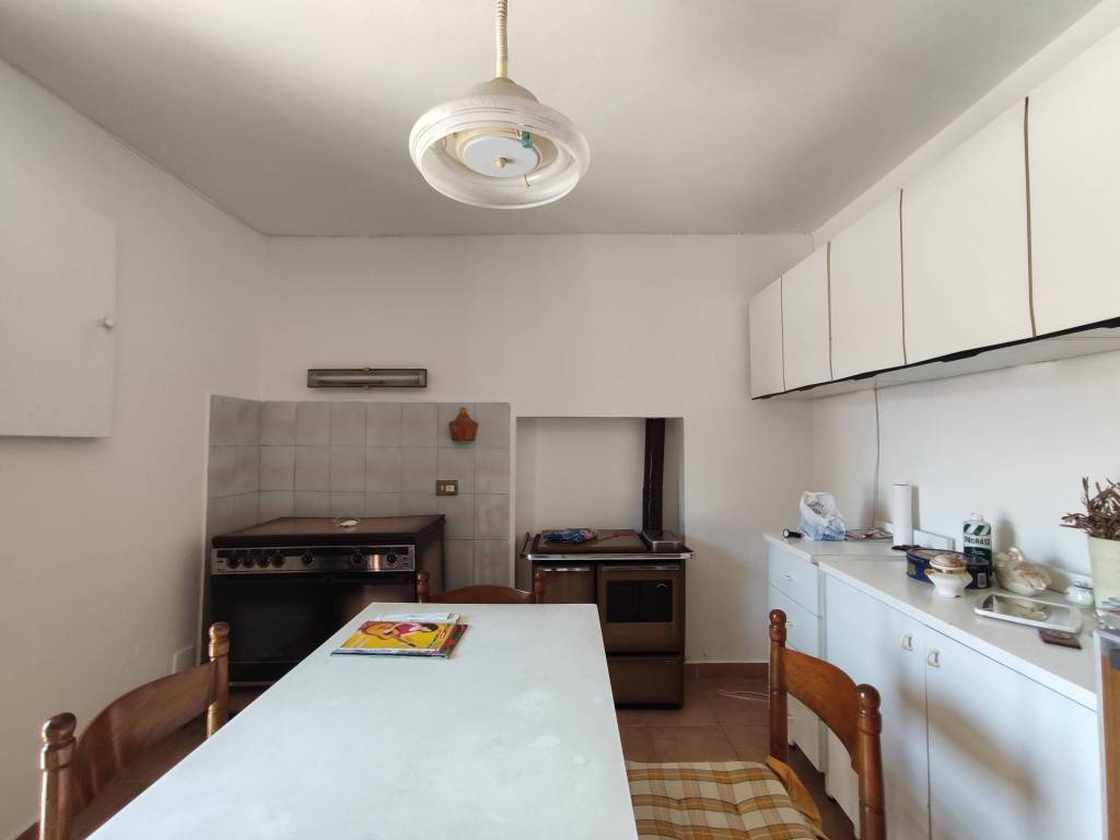 casa indipendente in vendita ad Altopascio in zona Badia Pozzeveri