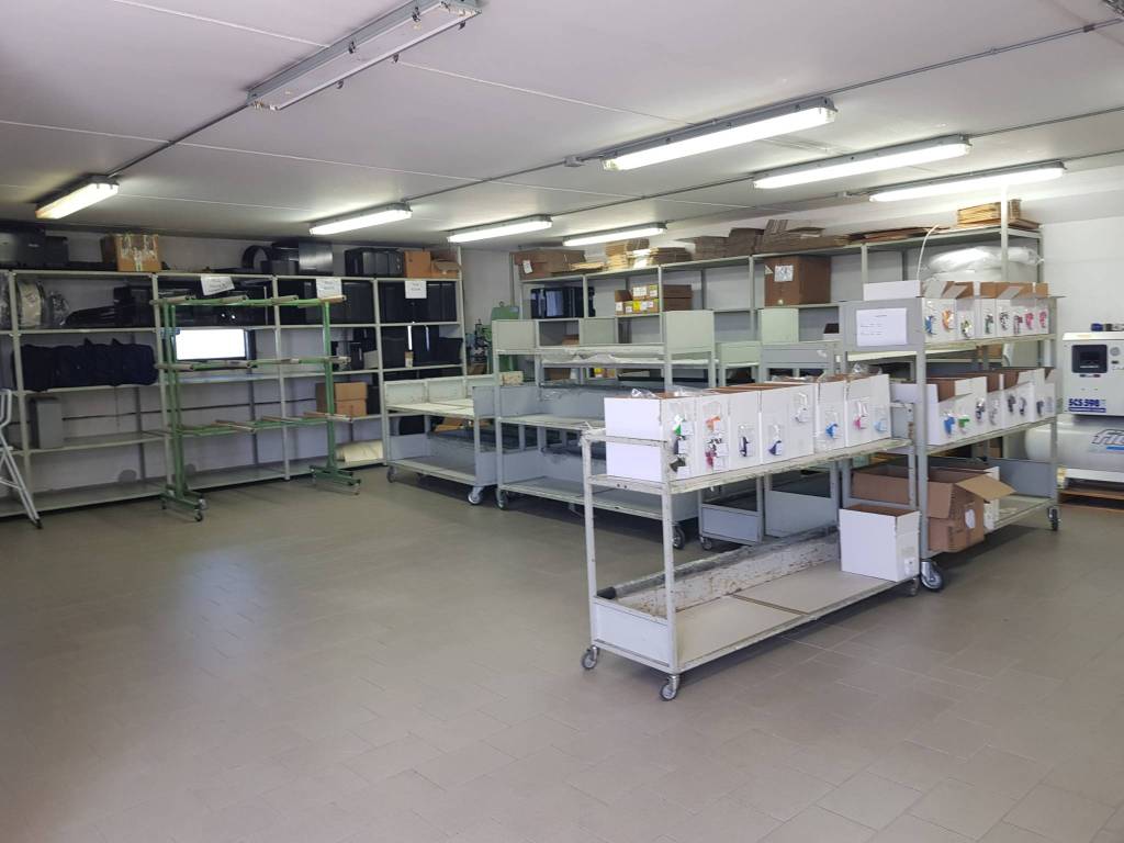 locale commerciale in vendita ad Altopascio