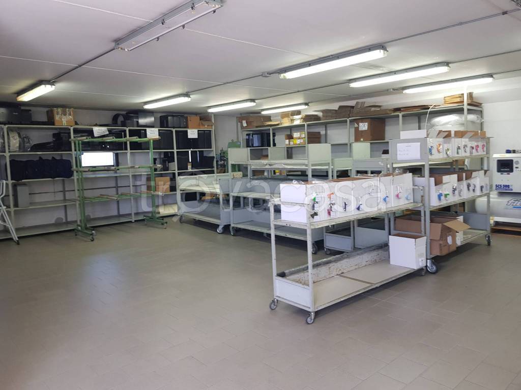 locale commerciale in vendita ad Altopascio