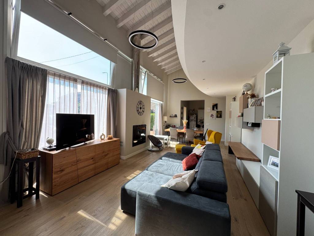 casa indipendente in vendita ad Altopascio