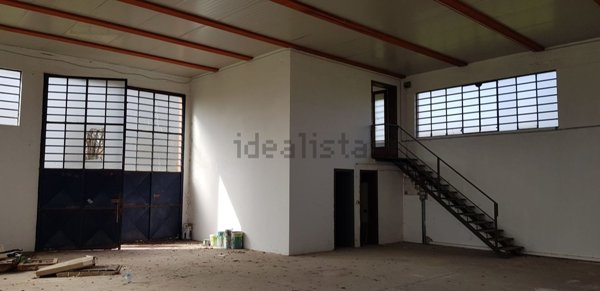 locale di sgombero in vendita ad Altopascio