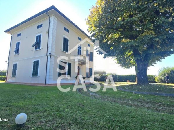 casa indipendente in vendita ad Altopascio
