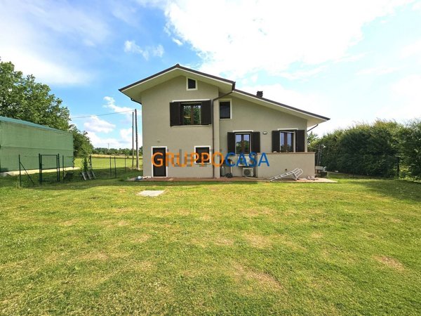 casa indipendente in vendita ad Altopascio in zona Spianate