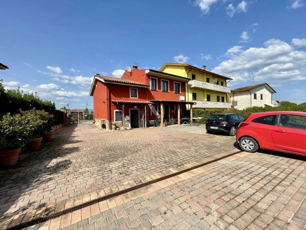 casa indipendente in vendita ad Altopascio in zona Spianate