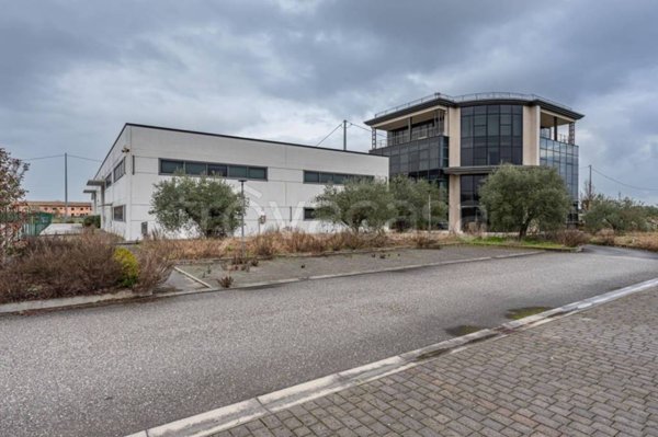 capannone in vendita ad Altopascio