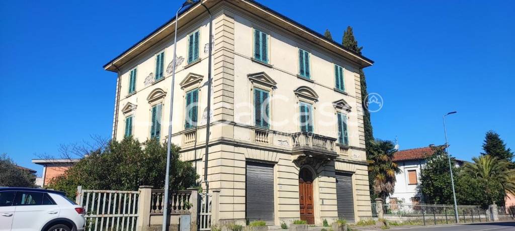 casa indipendente in vendita ad Altopascio