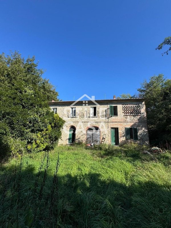 casa indipendente in vendita ad Altopascio in zona Badia Pozzeveri