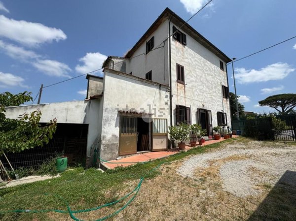 casa indipendente in vendita ad Altopascio in zona Spianate