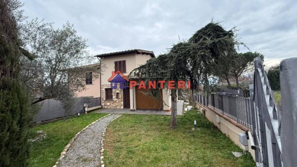 casa indipendente in vendita ad Altopascio