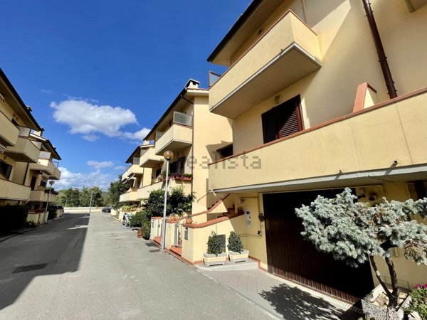 casa indipendente in vendita ad Altopascio