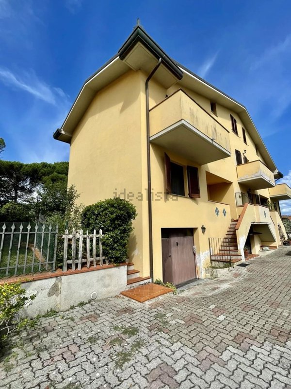 casa indipendente in vendita ad Altopascio in zona Spianate