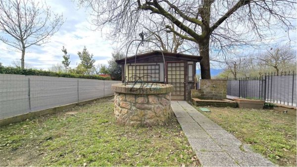 casa indipendente in vendita ad Altopascio in zona Badia Pozzeveri