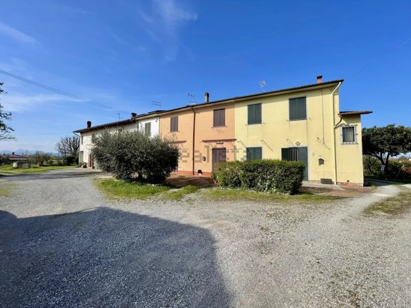 casa indipendente in vendita ad Altopascio in zona Spianate