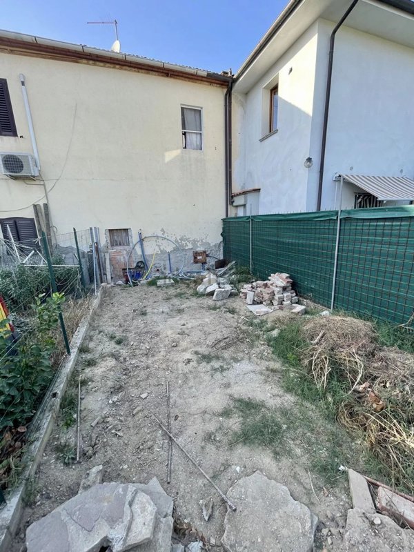 casa indipendente in vendita ad Altopascio in zona Marginone