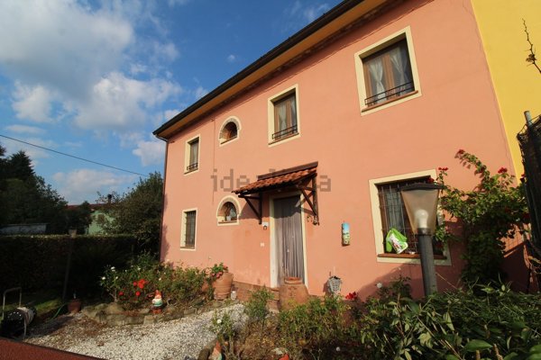 casa indipendente in vendita ad Altopascio