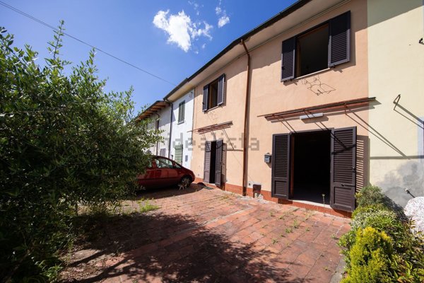 casa indipendente in vendita ad Altopascio in zona Spianate