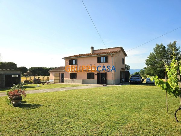 casa indipendente in vendita ad Altopascio in zona Spianate