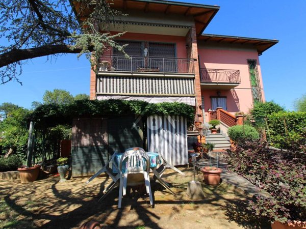 casa indipendente in vendita ad Altopascio in zona Marginone