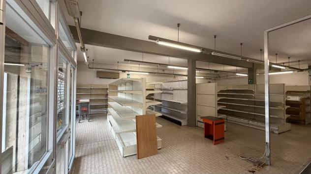 negozio in vendita ad Altopascio