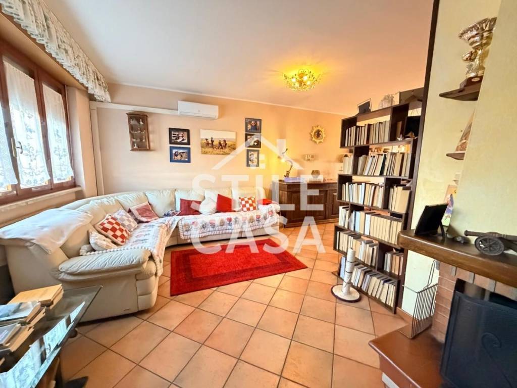 casa indipendente in vendita ad Altopascio