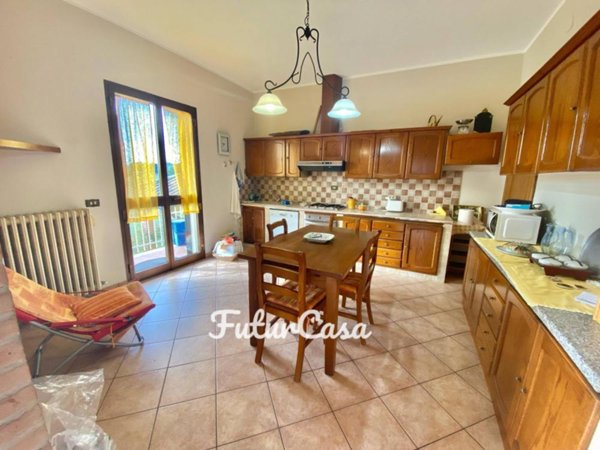 casa indipendente in vendita ad Altopascio in zona Spianate