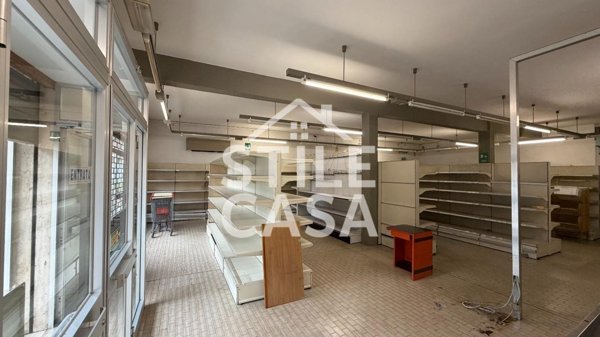 locale commerciale in vendita ad Altopascio