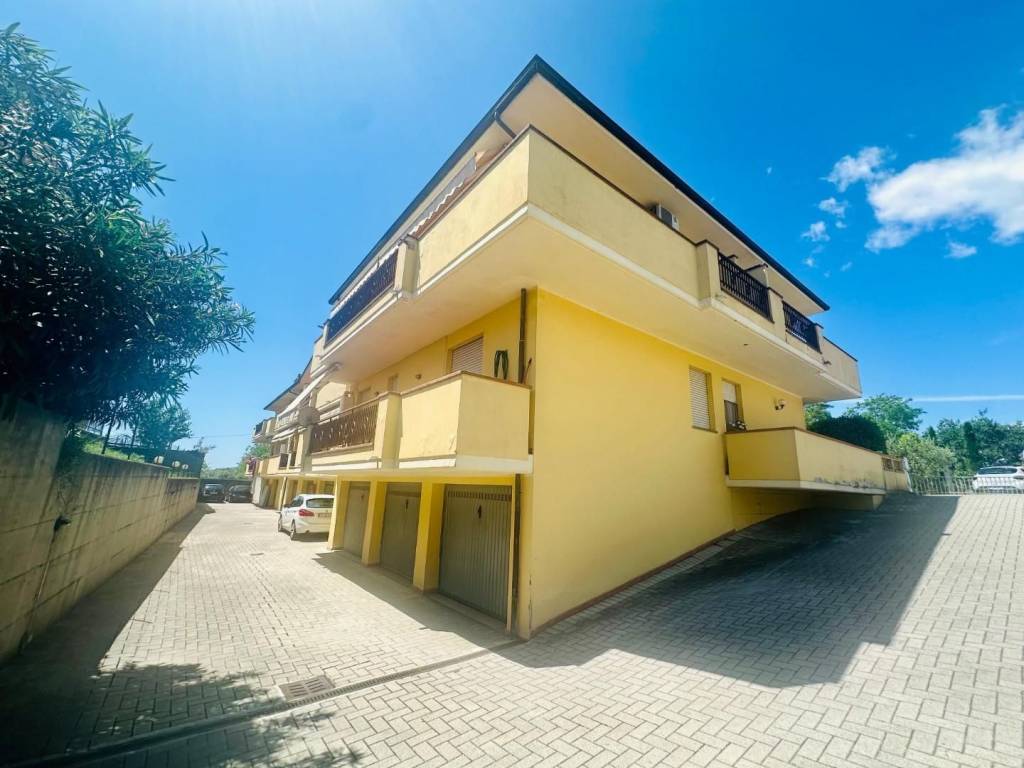 appartamento in vendita ad Altopascio in zona Badia Pozzeveri