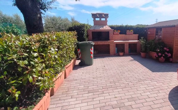 casa indipendente in vendita ad Altopascio in zona Spianate