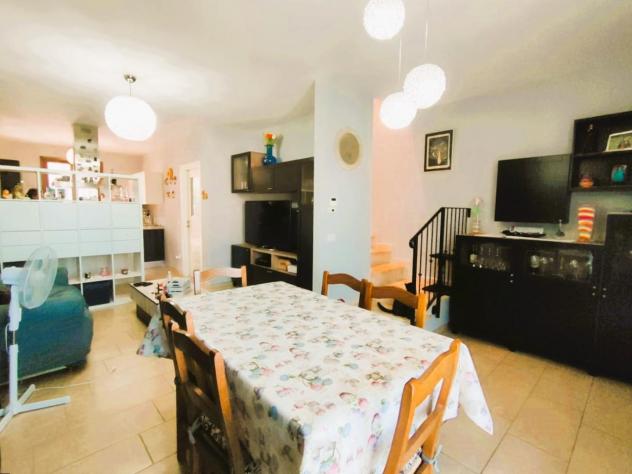 casa indipendente in vendita ad Altopascio in zona Badia Pozzeveri