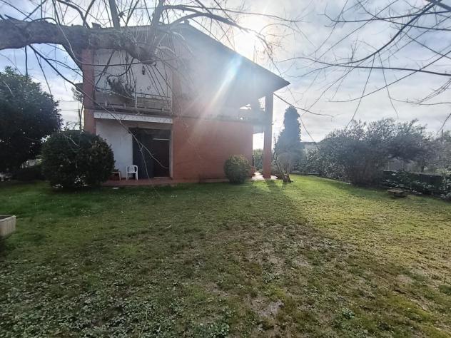 casa indipendente in vendita ad Altopascio in zona Marginone