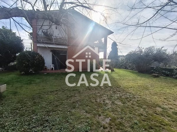 casa indipendente in vendita ad Altopascio in zona Marginone