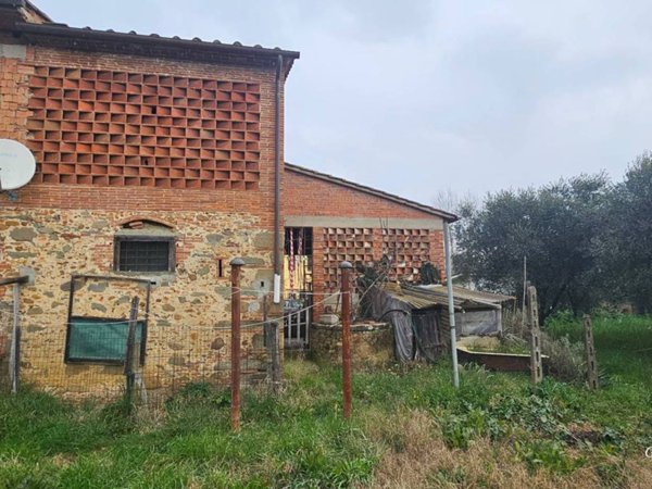 casa indipendente in vendita ad Altopascio in zona Marginone