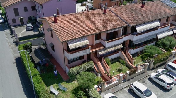 casa indipendente in vendita ad Altopascio