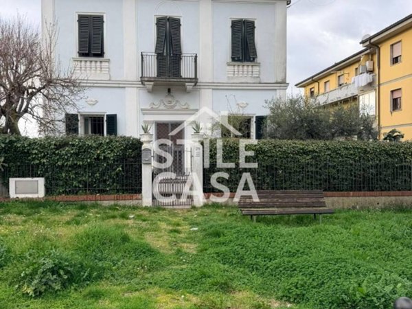 casa indipendente in vendita ad Altopascio