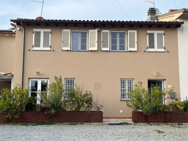 casa indipendente in vendita ad Altopascio in zona Marginone