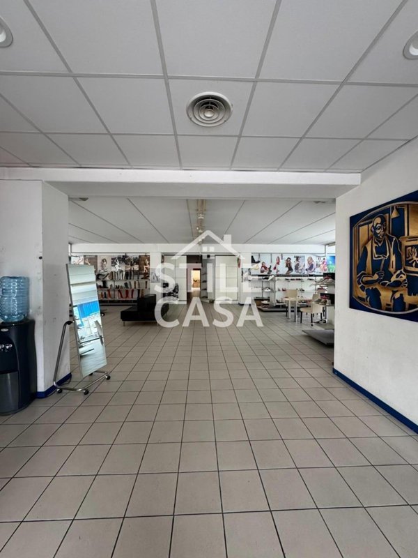 locale di sgombero in vendita ad Altopascio