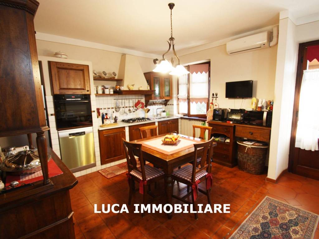 casa indipendente in vendita ad Altopascio in zona Spianate