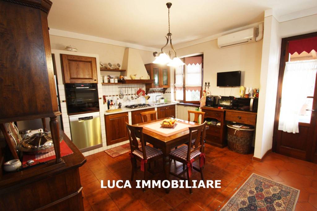 casa indipendente in vendita ad Altopascio