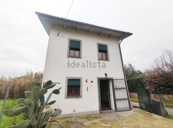 casa indipendente in vendita ad Altopascio in zona Badia Pozzeveri