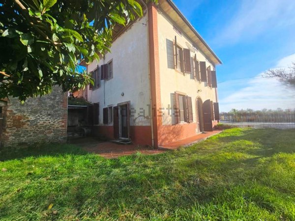 casa indipendente in vendita ad Altopascio