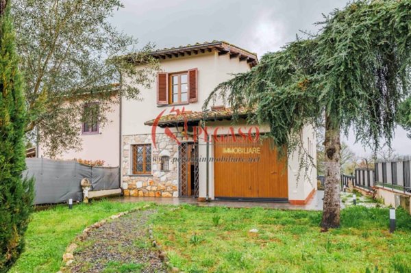 casa indipendente in vendita ad Altopascio