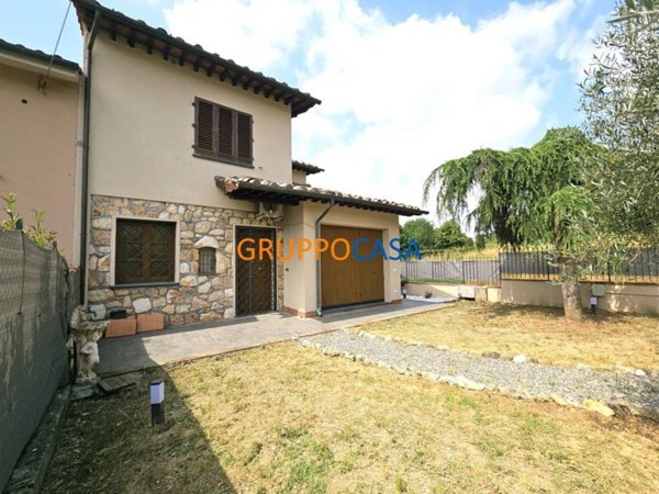 casa indipendente in vendita ad Altopascio in zona Badia Pozzeveri