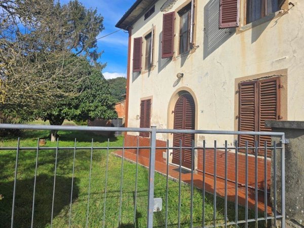 casa indipendente in vendita ad Altopascio