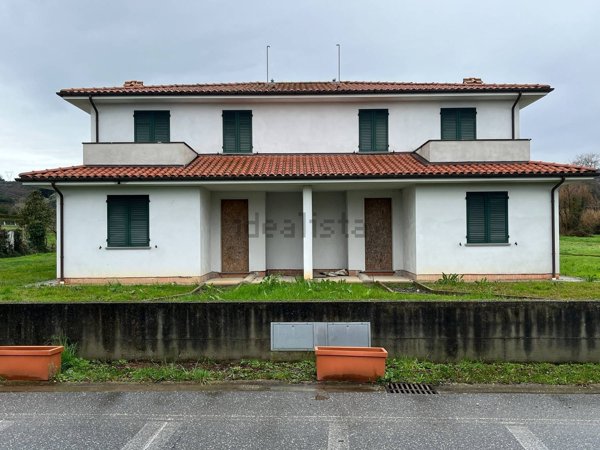 casa indipendente in vendita ad Altopascio