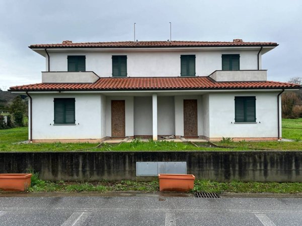 casa indipendente in vendita ad Altopascio in zona Marginone