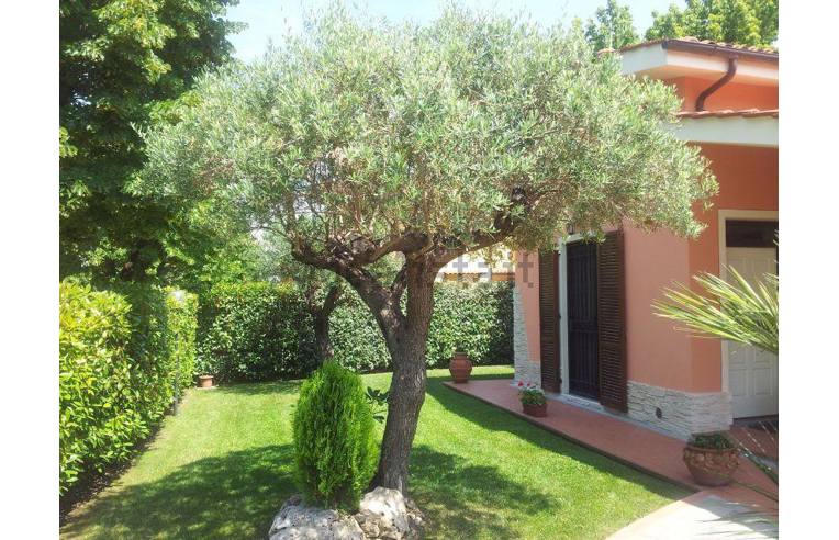 casa indipendente in vendita ad Altopascio in zona Spianate