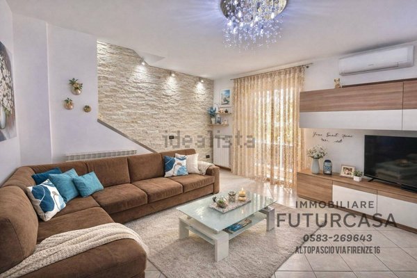 casa indipendente in vendita ad Altopascio