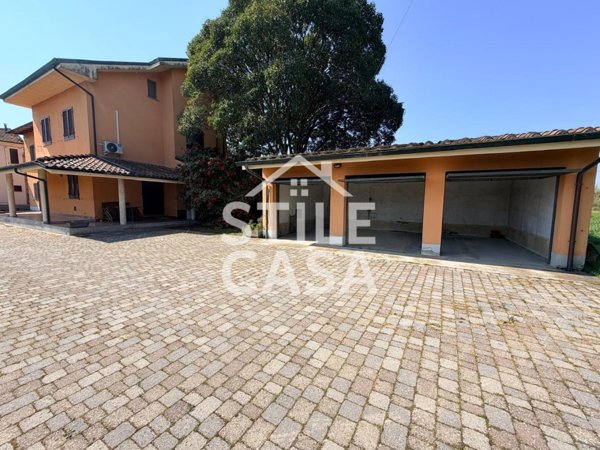 casa indipendente in vendita ad Altopascio in zona Marginone